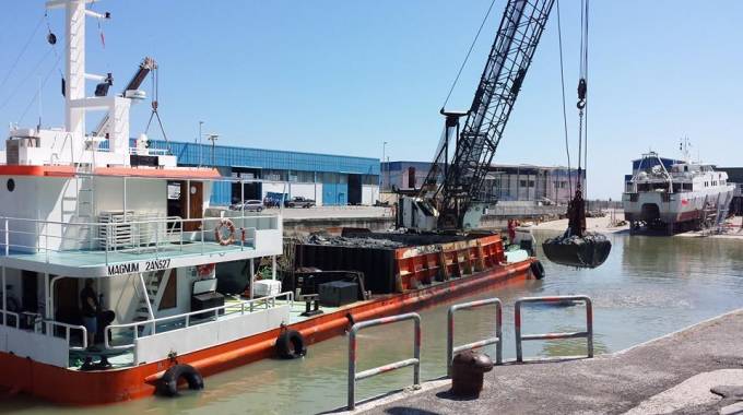 Dragaggio urgente nel Porto di Fano