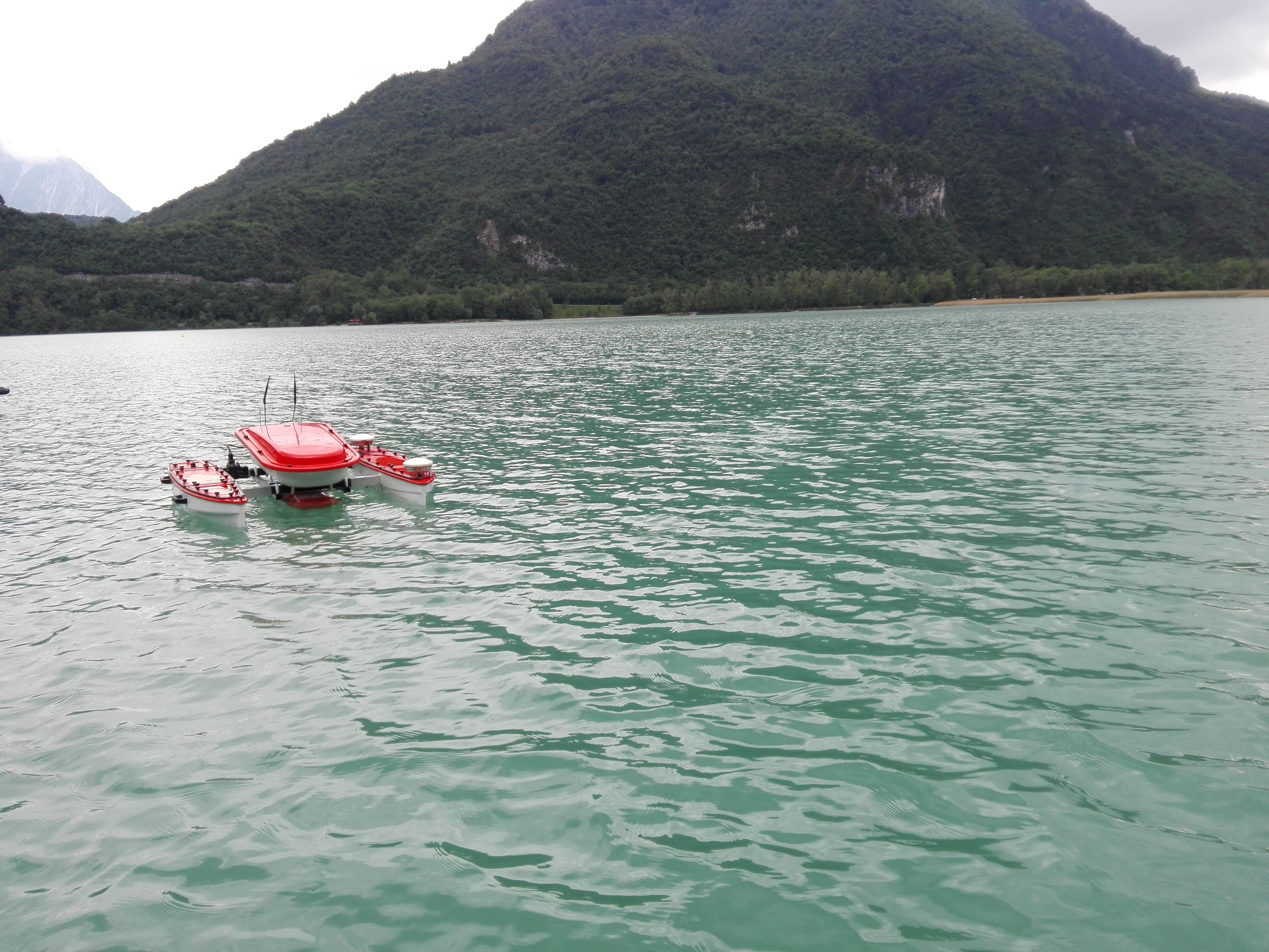 Raccogliamo informazioni sul fondale del Lago di Cavazzo