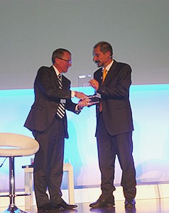 Marco Bianucci mentre ritira il premio Marco Bianucci mentre ritira il premio
